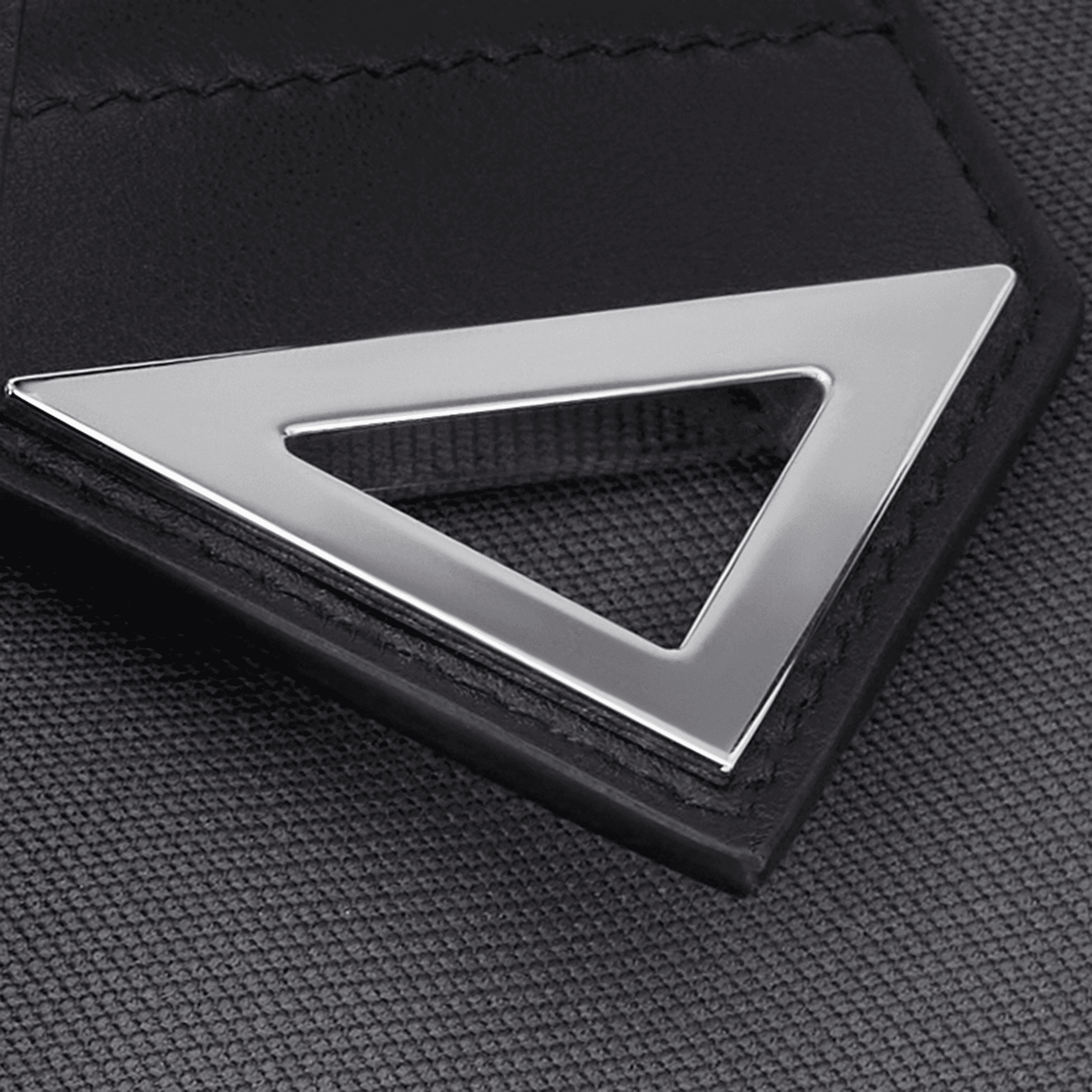 Travel bag channel_marketplace color_black father's day 4 - S.T. Dupont United Kingdom