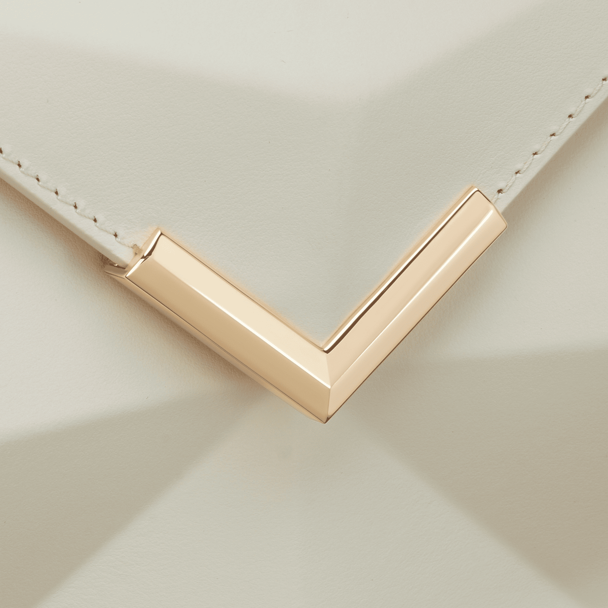 Small color_off - white gender_woman leather goods 4 - S.T. Dupont United Kingdom