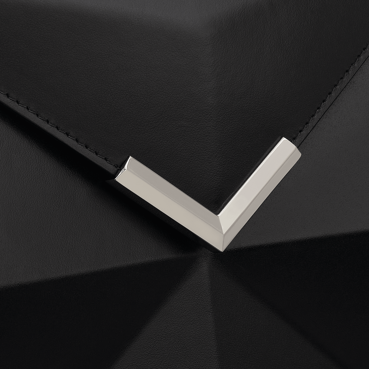 Medium color_black corporate25 FW2425 6 - S.T. Dupont United Kingdom