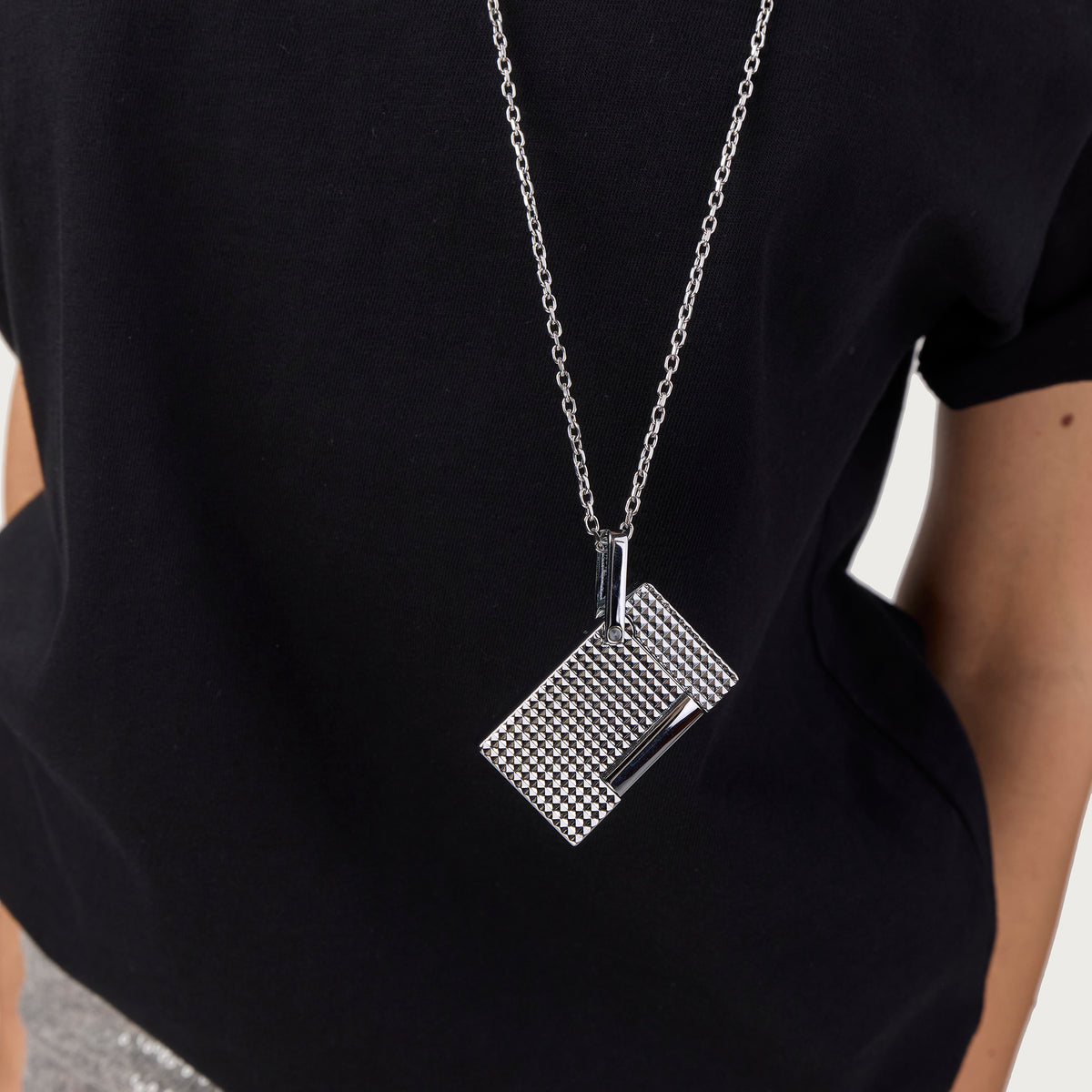 Diamond head lighter backtoschool25 collection_Lighter - nekclace collection_necklace 2 - S.T. Dupont United Kingdom